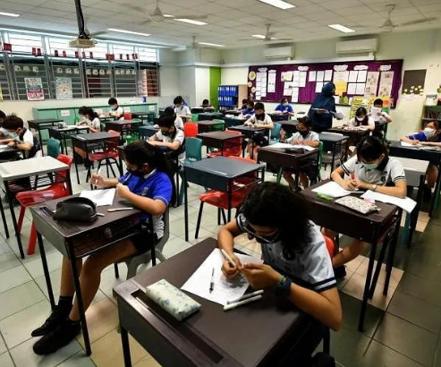 椰子妈咪 | 新加坡补课中心学生爆满，一人130新交钱考试！