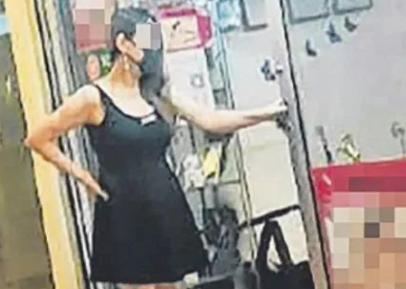 “不给特殊服务，没人上门！”新加坡购物中心按摩女被投诉，哭惨...