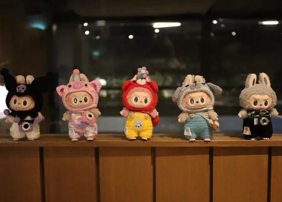 新加坡人疯抢中国Labubu！他竟每月花1万多新币购买