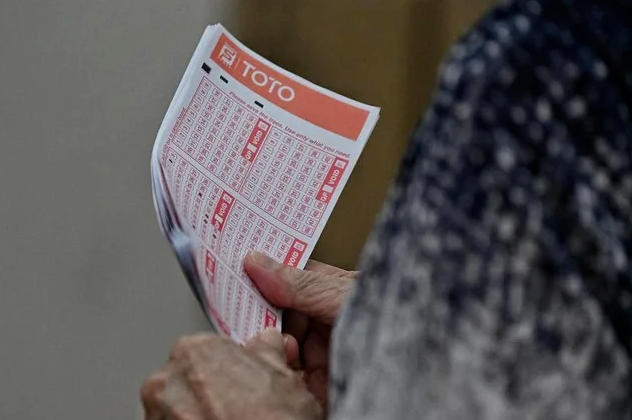 新加坡ToTo大奖达1000万新币！ “中了50万新币，但又被我花光了！”