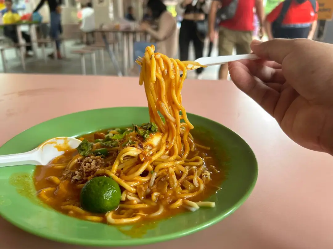 新加坡东部这个小贩中心堪称“国民食堂”！这11个美食摊位吃过还想再来~