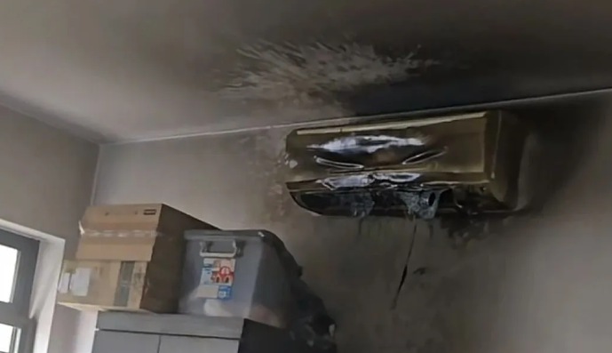 “砰”一声，全家差点没命！租客的充电宝爆炸起火，新加坡房东亲述惊魂一刻！
