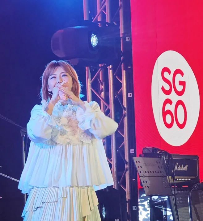 昨天，上千人涌入机场！看有孙燕姿的SG60演唱会！