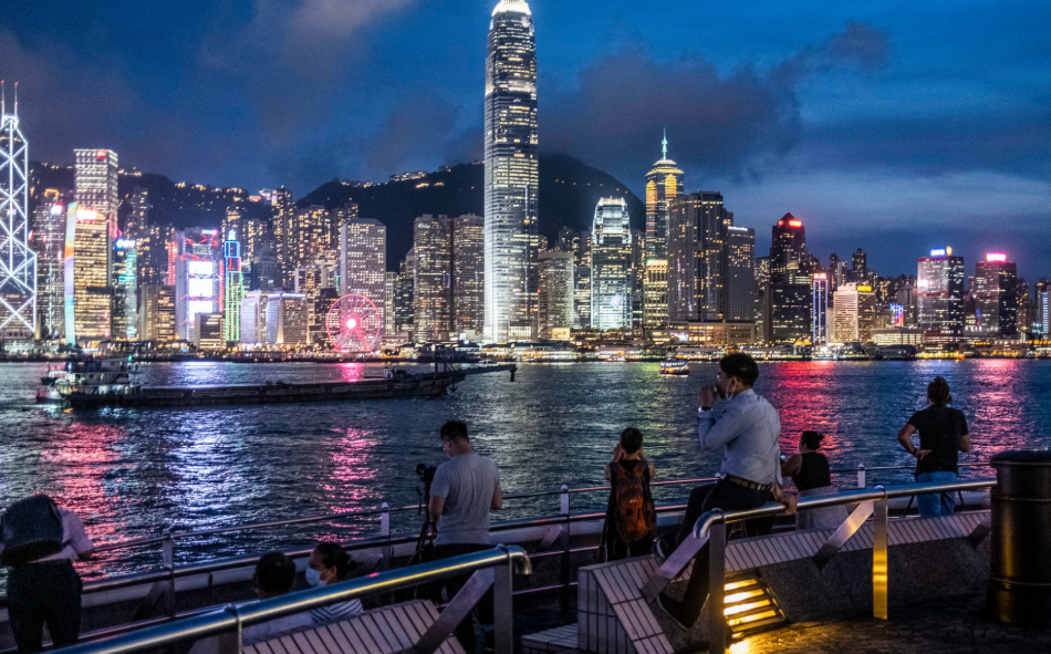 香港：别把钱都搬到新加坡去！