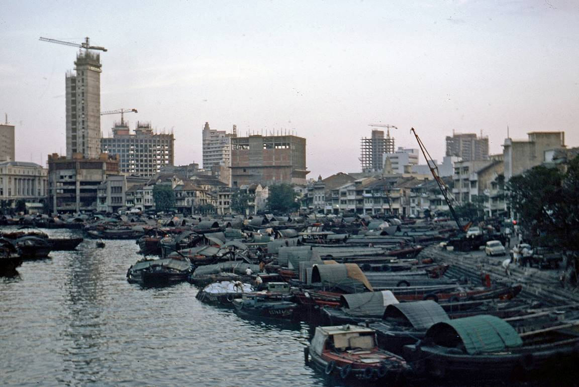 60年，新加坡是怎么暴富的？