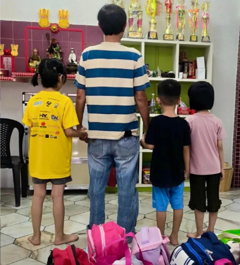 “我真的撑不下去了。” 那天，三个孩子被送进孤儿院