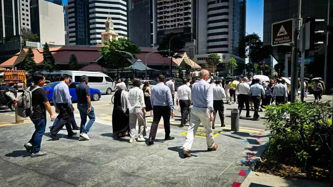 新加坡公务员，每年能拿多少花红？