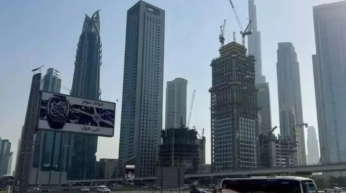 迪拜富豪们,开始把钱往新加坡转了