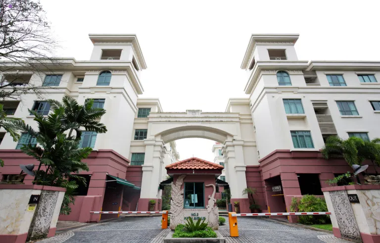 他把新加坡的房子卖了，净赚320万新币！