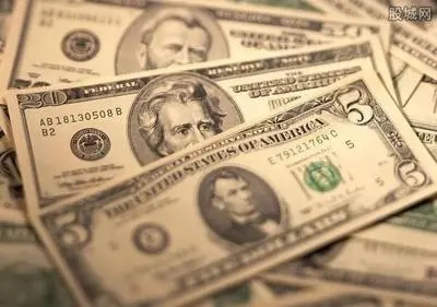 美元持续走强！兑新币汇率上扬！新加坡美元定存利率大涨，接近4%！