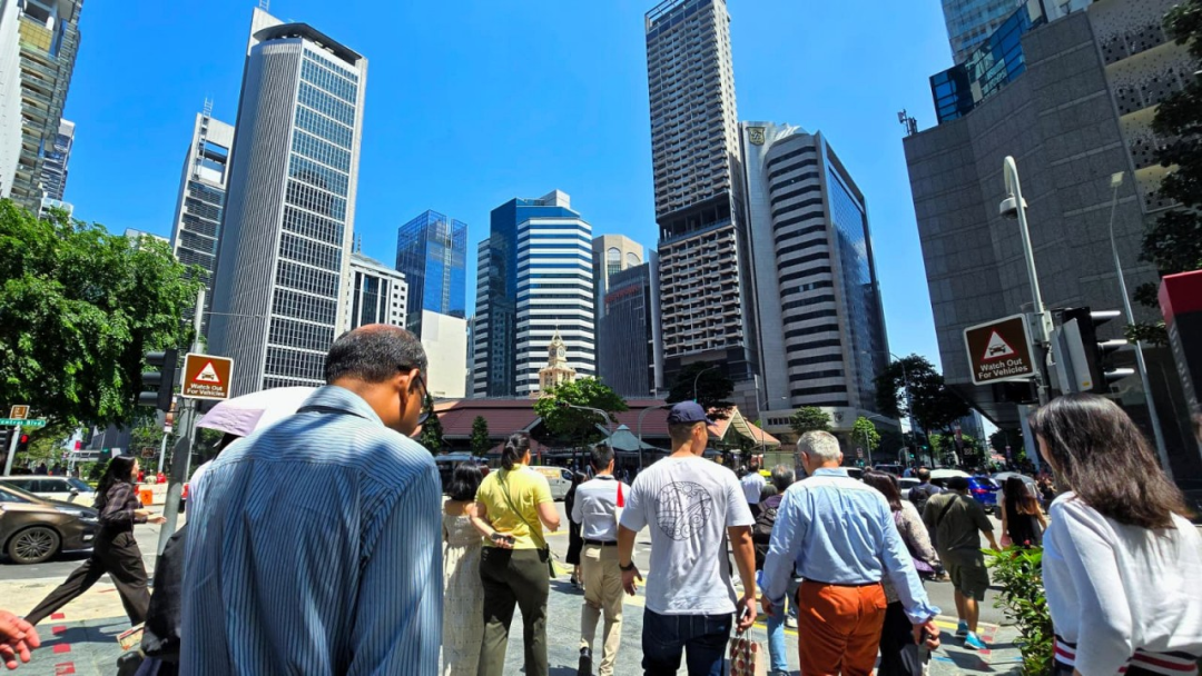 突发！美国对新加坡征收12.5%关税！新加坡GDP却狂飙6%，中国成最大变量
