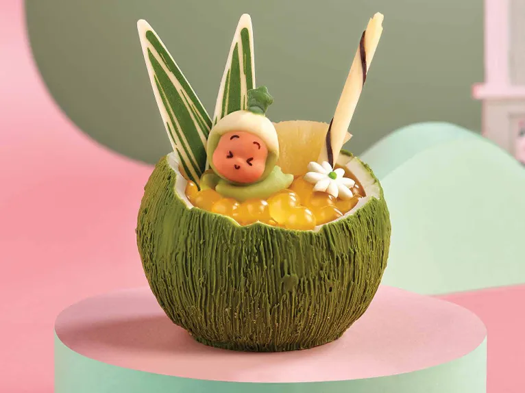 究竟是盲盒还是甜点？LABUBU、星星人集体“营业”，东南亚首家POP BAKERY登陆圣淘沙
