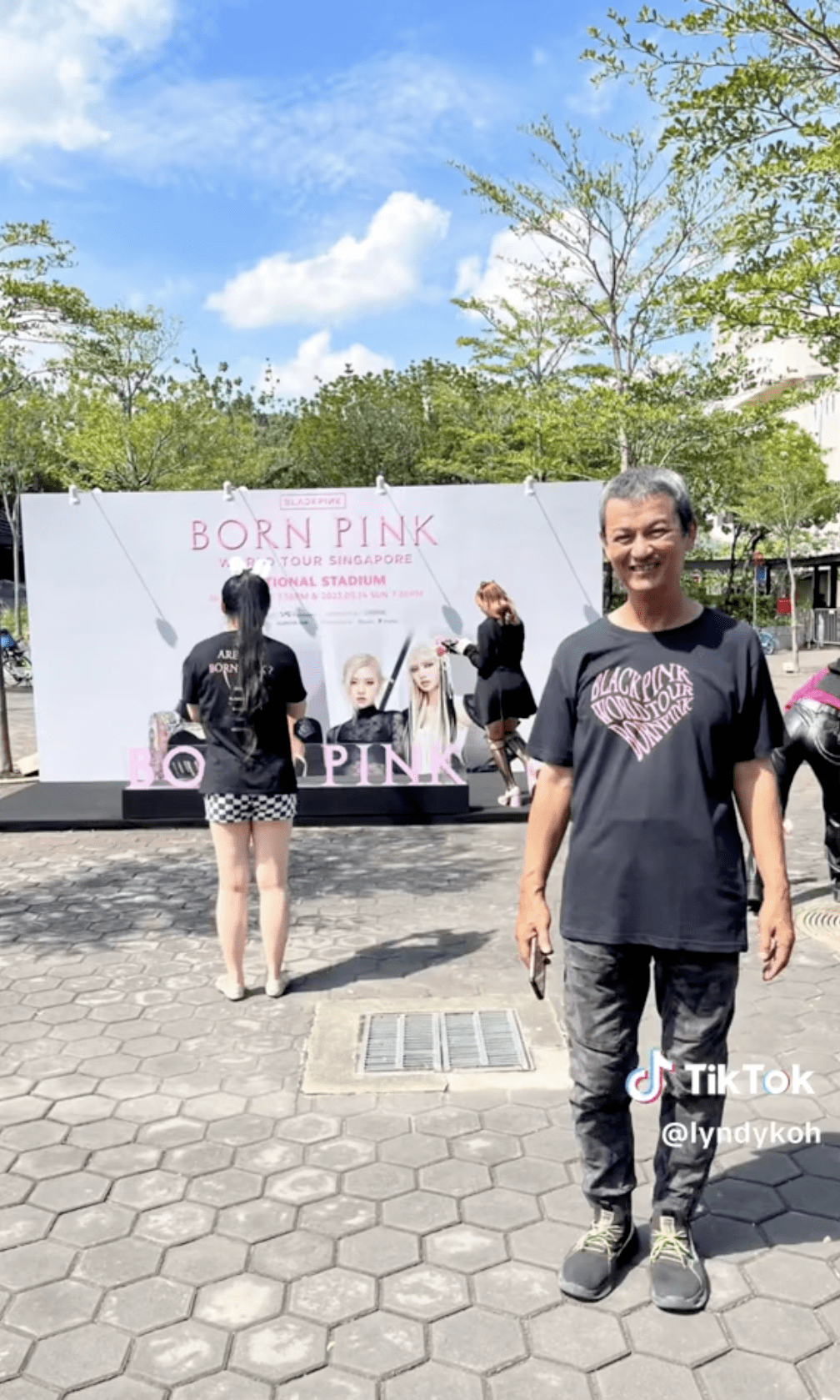 昨天，我在新加坡偶遇Blackpink的Lisa，就在我隔壁桌吃饭！” 明星、名人都扎堆来了~,