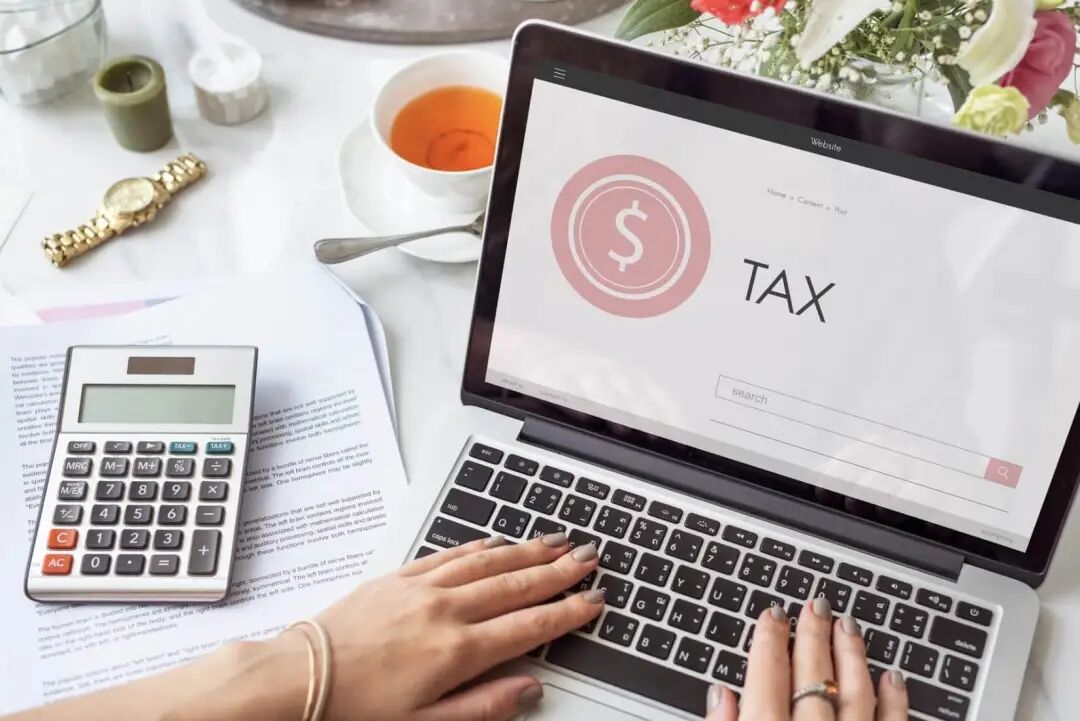 Reduce Your Personal Income Tax in Singapore: 7 Income Tax Relief Methods